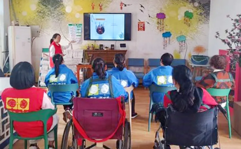 俩宝贝月度培训：(x)沉浸式体验促(j)q养老服务升U? /></a></li></ul>
                        </div>
                    </div>
                </li>
                <li style=